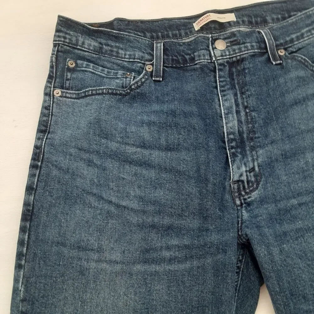 Signature by Levi Strauss measurements shown